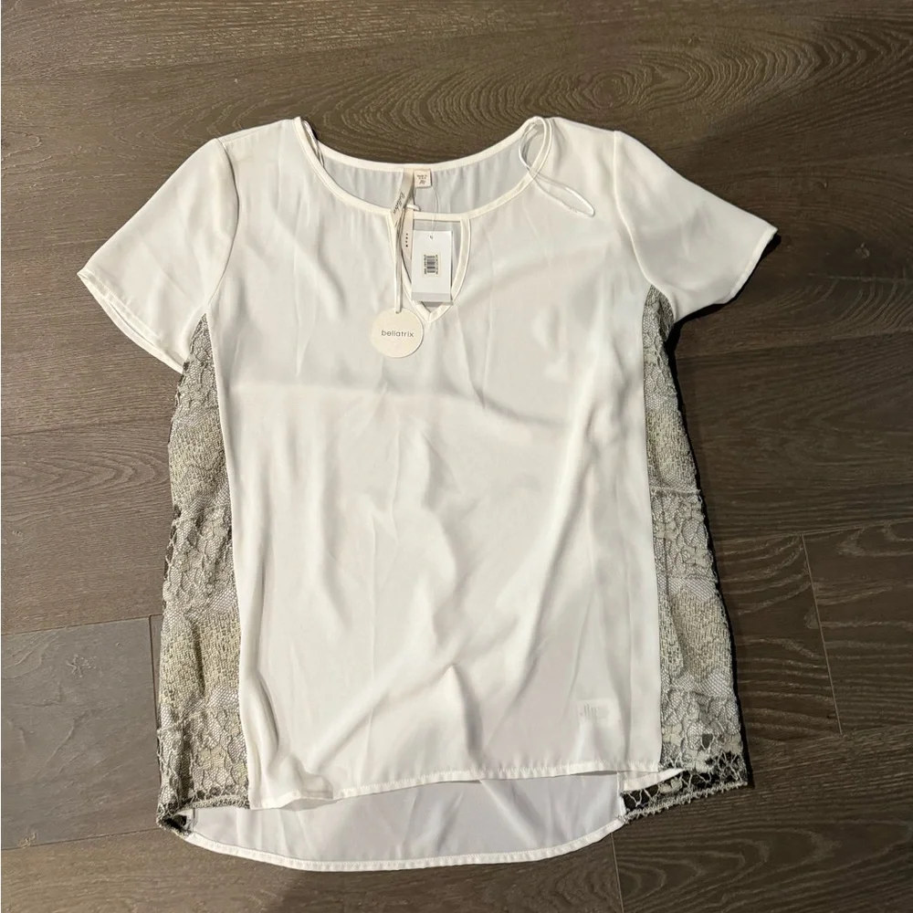 NWT Bellatrix Blouse Cutout Side Lace - Picture 1 of 2